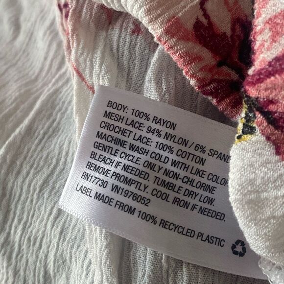 Xhilaration Cream/Pink Floral Mini Dress. Size Medium. - Picture 8 of 8